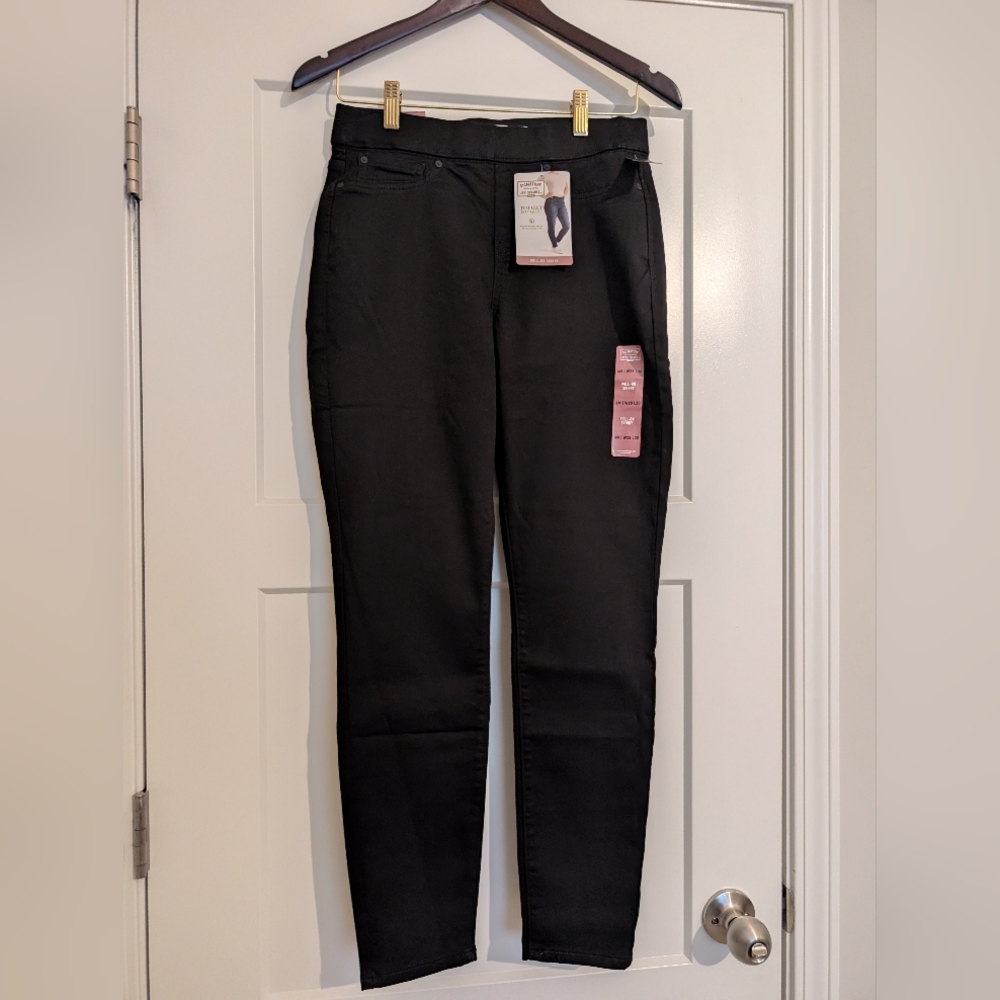 Levi's Signature Gold Totally Shaping Pull On Women's Black Jeans Size 6M NWT